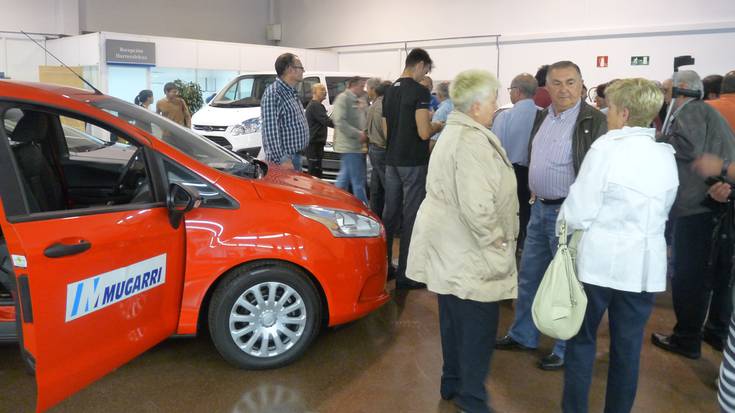 Ford Mugarri kontzesionario berria inauguratu dute Bergaran