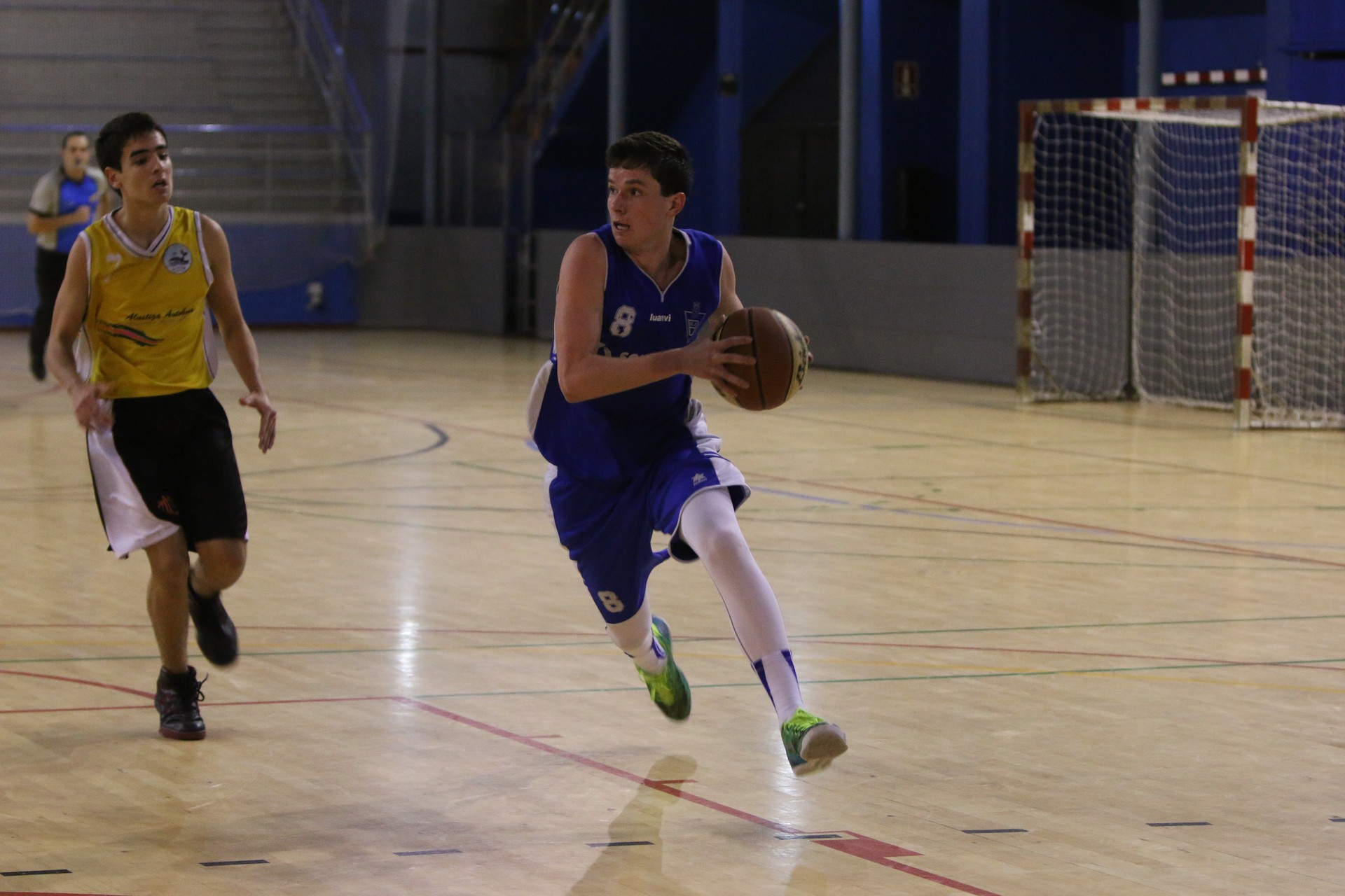 Goian jarraitzeko balio duen garaipena lortu dute bergararrek (63-57)