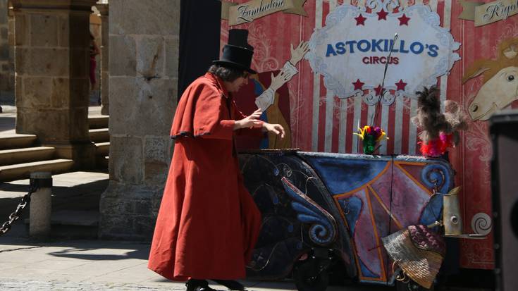 Astokillo's Zirkusen bisitak harrituta utzi ditu Aramaioko neska-mutikoak