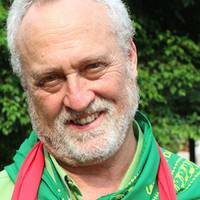 Elikadura-burujabetzaz jardungo du Paul Nicholsonek iluntzean