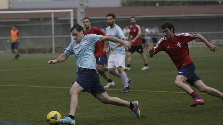 Udako futbol txapelketako final laurdenak, martitzen eta eguaztenez