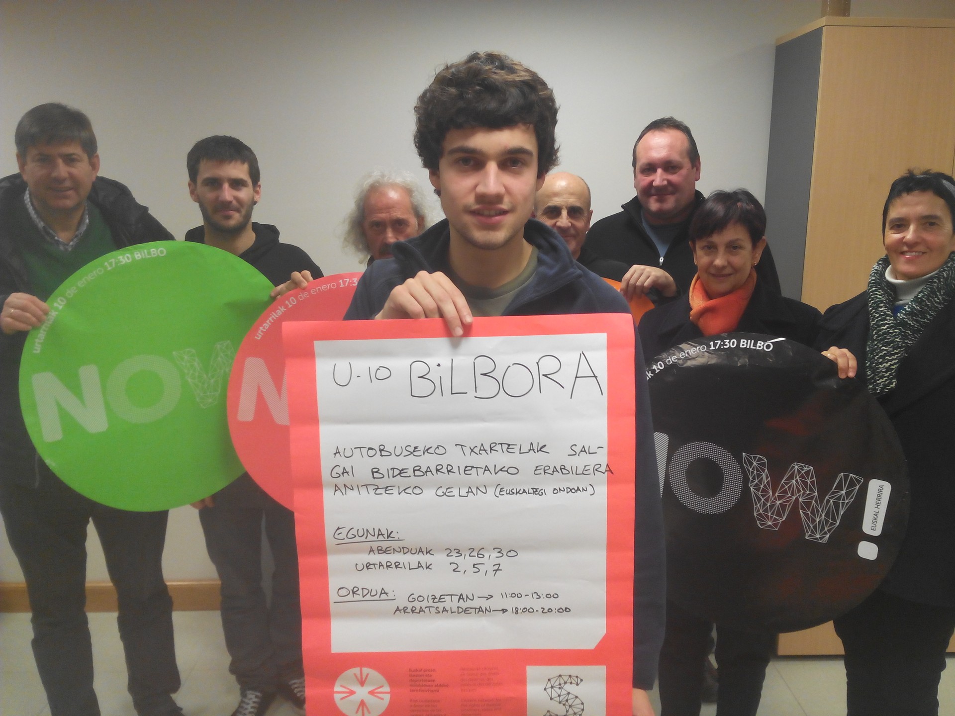 U-10 danok Bilbora. Autobuseko txartelak salgai