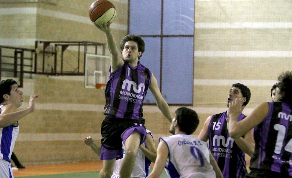 88-84, garaipen borrokatua MUren etxean geratu da