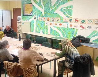 Auzoko ekimeneko elkarrizketetan parte hartzeko dei egin du Ekin Emakumeak Elkarteak