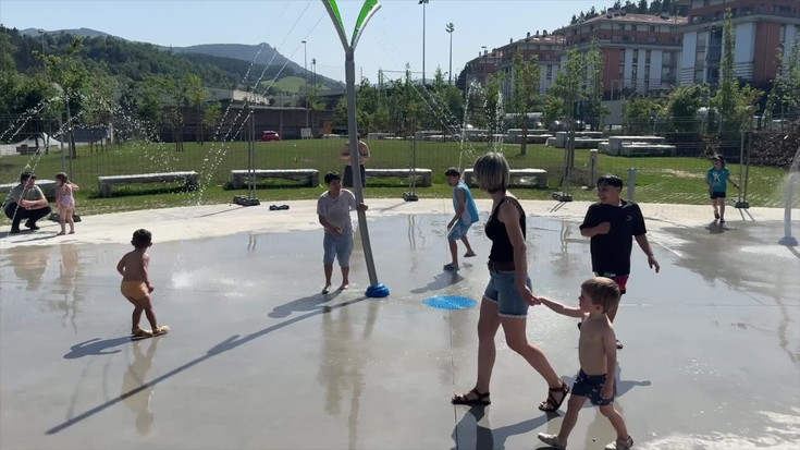 Ur-txorroten parkea inauguratu dute Aretxabaletan