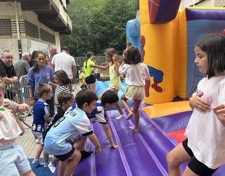 Puzgarriak eta arku tiraketa Portasolen, larunbat goiza girotzeko