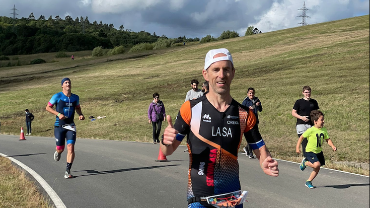 Mikel Lasa beteranoetan bigarren, Galiziako Ironman distantziako triatloiean