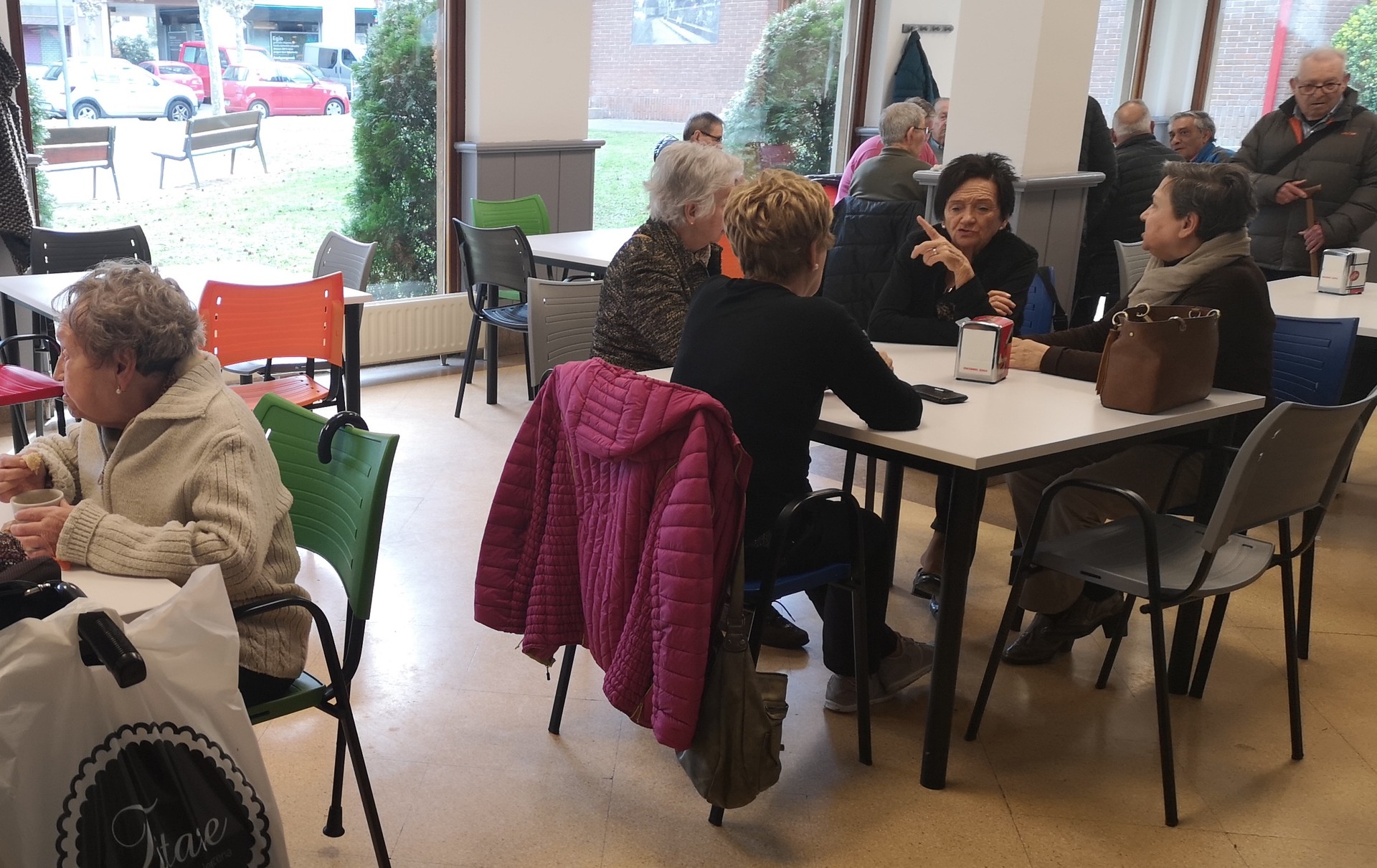 Lokalen inguruan argibideak emateko bilera