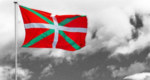Aberri Eguna ospatzeko deialdi ezberdinak, guztiak balkoietatik
