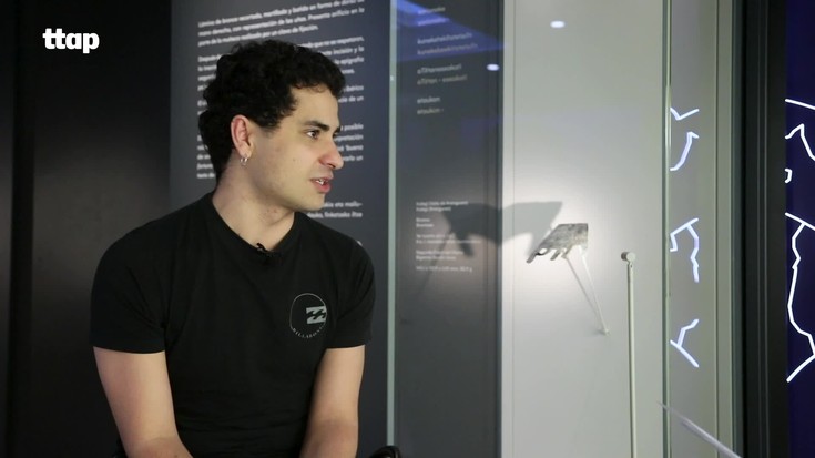 Oier Santamaria: "Tradizioaren pisu izugarria daukagu gainean, baina tradizio hori, askotan, asmatutako gauza bat da"