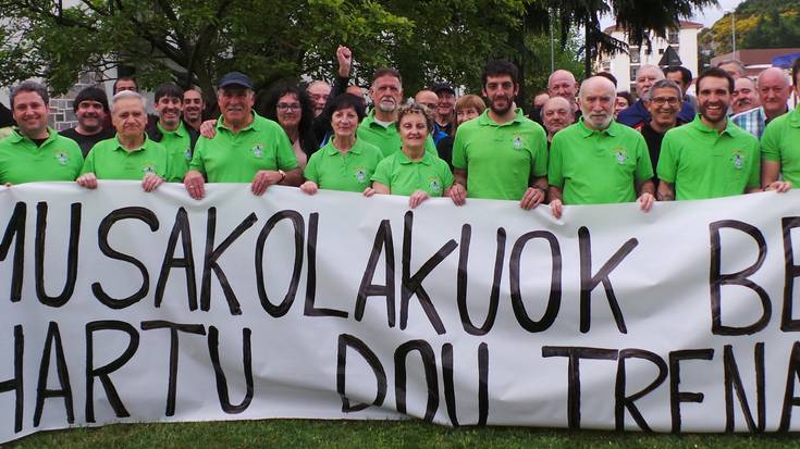 Musakolako hainbat lagun igo dira euskal presoen aldeko trenera