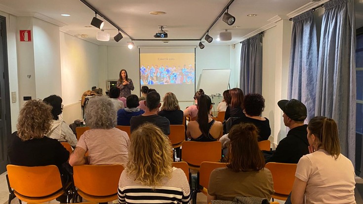 Kulturartekotasuna landu dute Eli Domingezekin