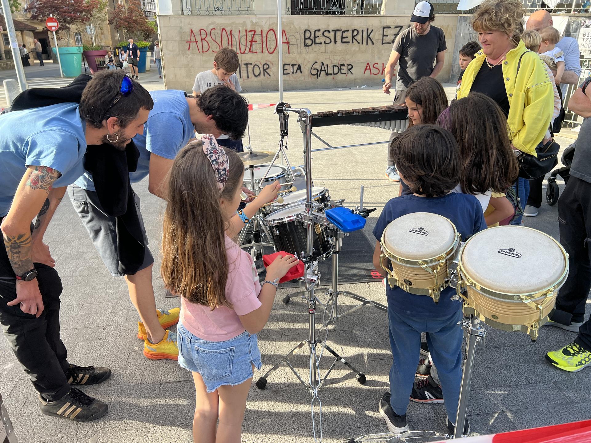 Martxan da musikaz betetako hilabetea