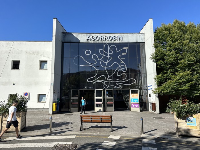 Kiroldegiko txartela eskuko telefonoan eskura