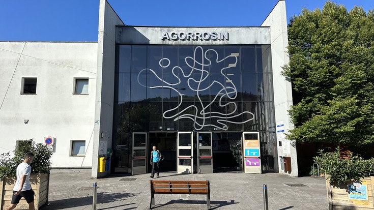 Kiroldegiko txartela eskuko telefonoan eskura