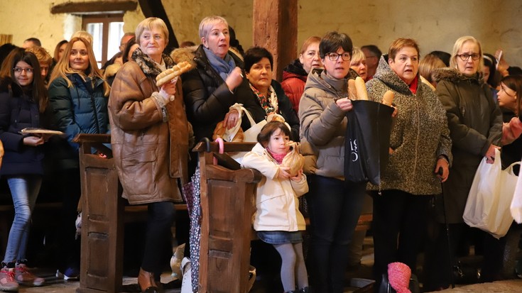 Opilak bedeinkatu dituzte Antzuolako San Blas ermitan