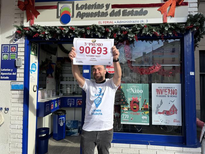 Loteriako hirugarren saria banatu dute Arrasateko 'El Ferial'-en: 50.000 euro dezimoko