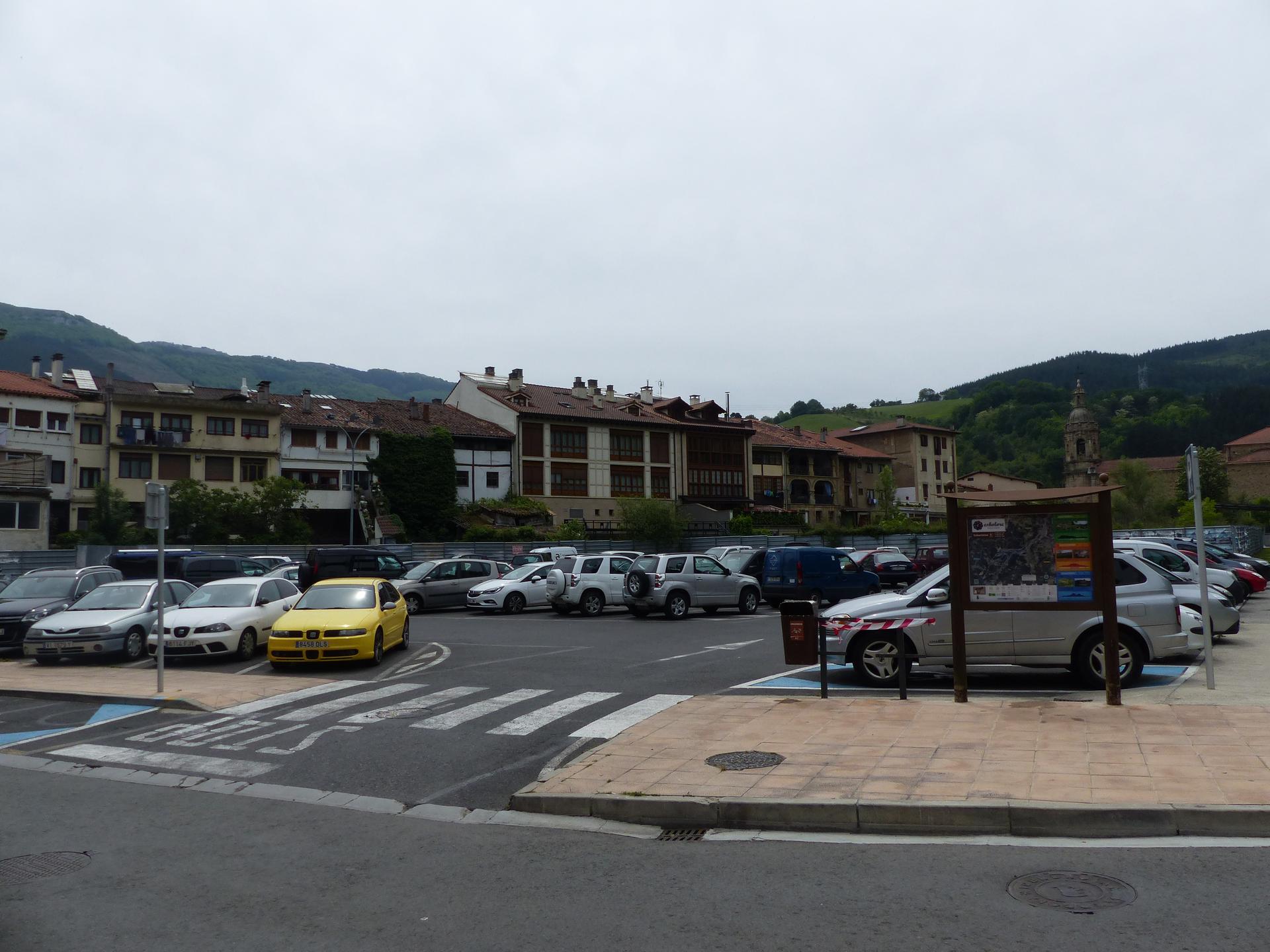 Itxi egingo dute Santa Ana auzoko aparkalekua