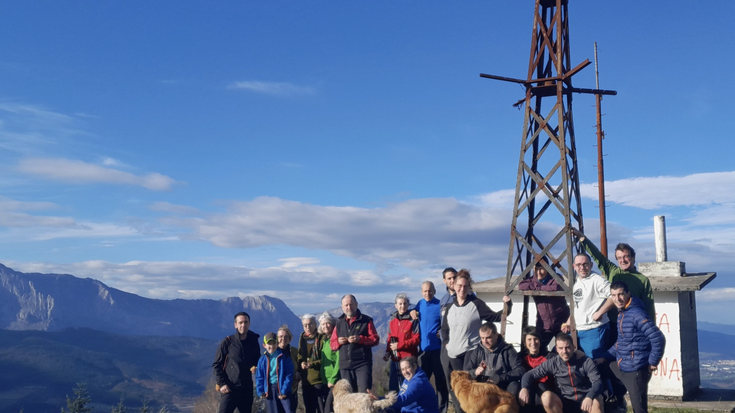 Elgetako Kantsatzeke mendi taldeak gertu du 2023ko irteeren egutegia