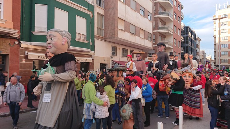 Bergarako erraldoiak giro paregabean Castellon