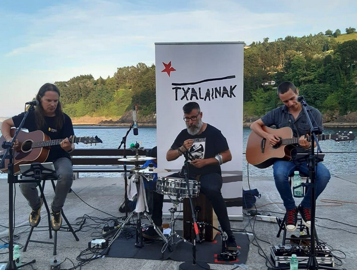 Txalainak taldea
