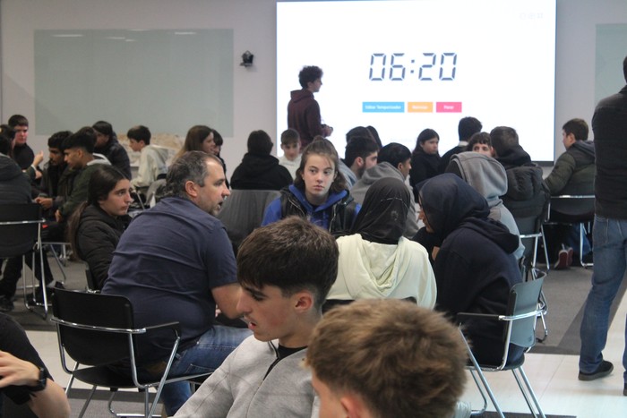 Zientzia eta teknologia bertatik bertara ezagutu dute hainbat ikastetxetako ikasleek