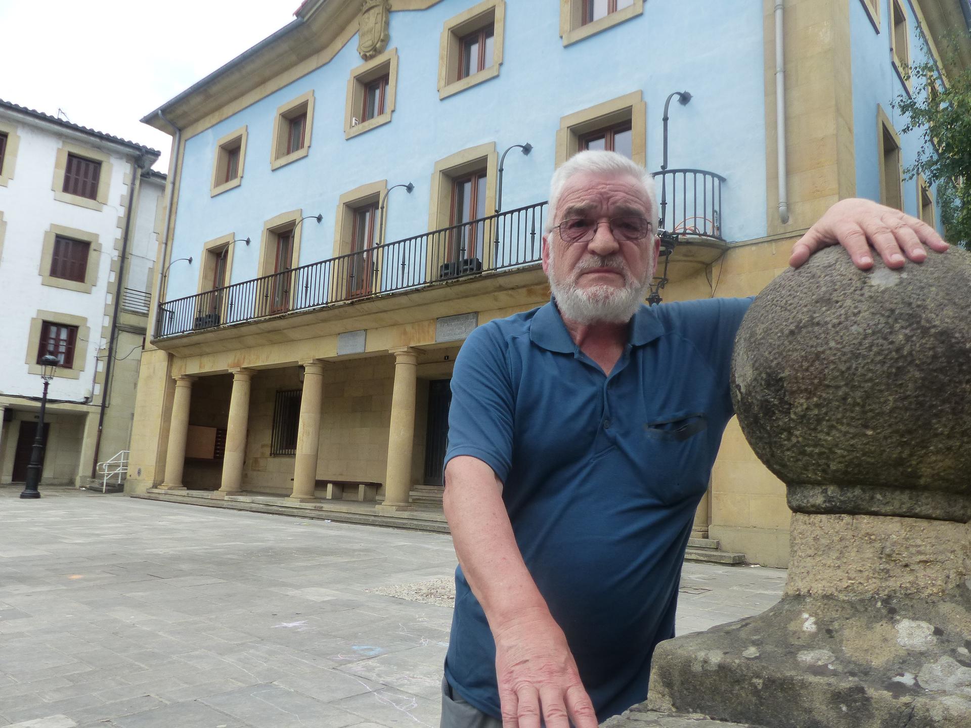 Manolo Cainzos: "Luzea eta gatazkatsua izan zen Uberaren eta Angiozarren desaneksioa" 