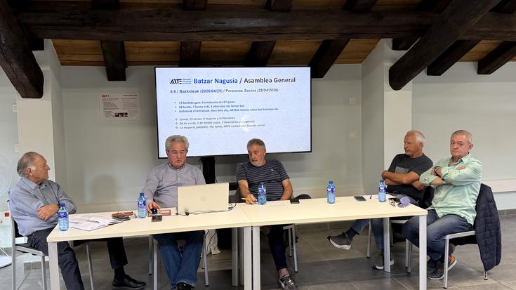 Zuzendaritza taldea berritu du Arrasateko Arte taillaginen elkarteak