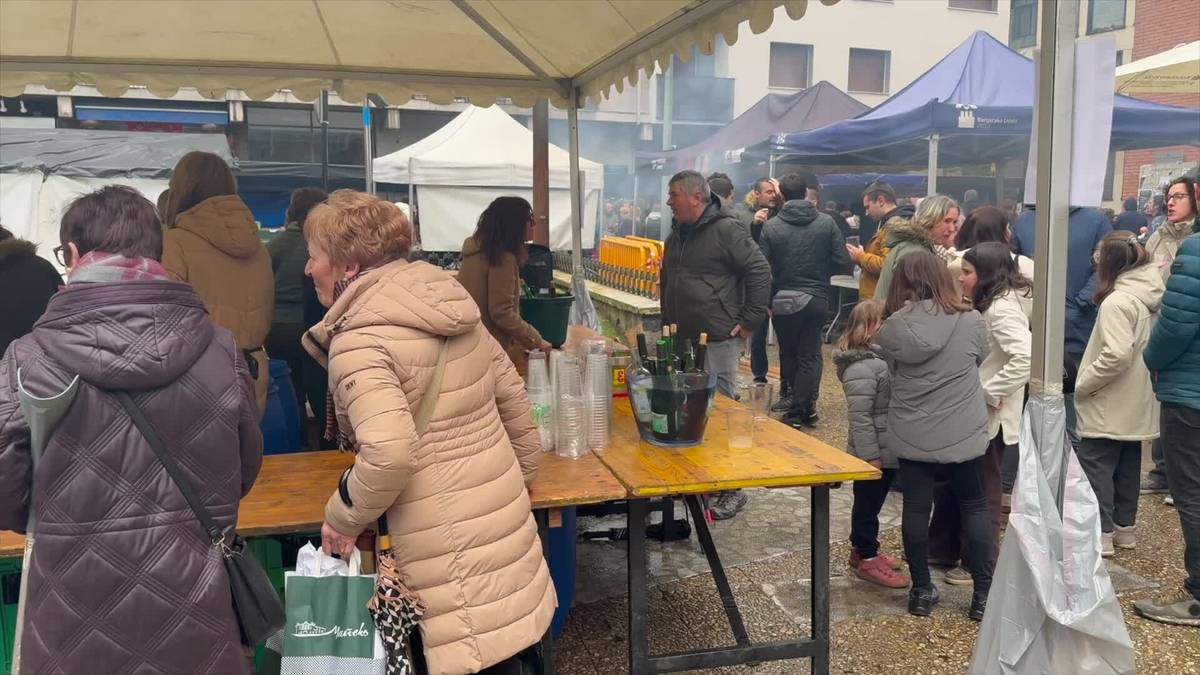 Euriari aurre eginda, kalean ospatu dute bergararrek Erramu-zapatua