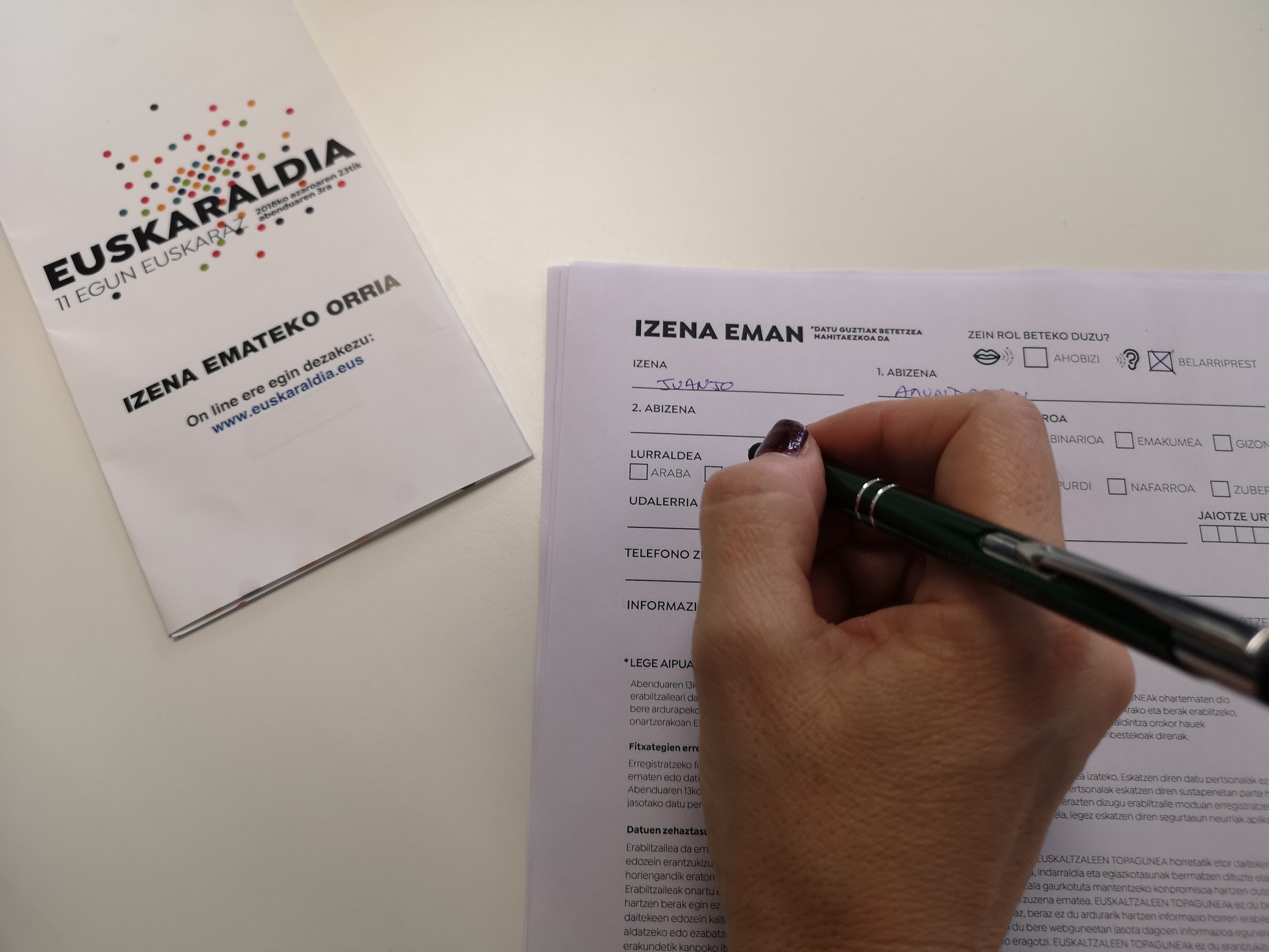 Euskaraldian izena emateko dei berezia
