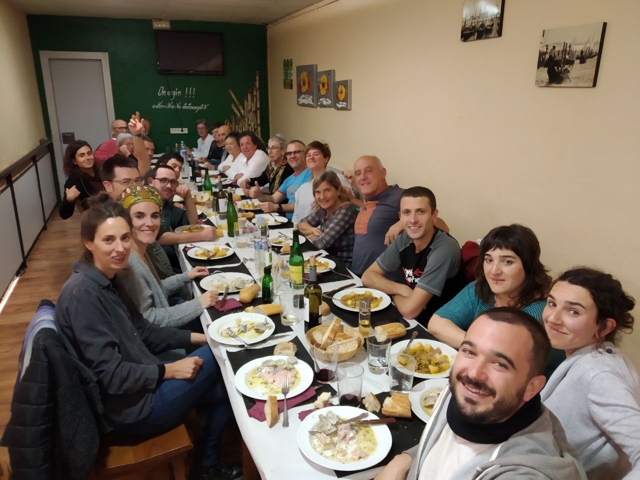 Elgetako EH Bilduk afaria egin du hauteskunde kanpainari amaiera emateko