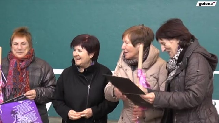 Omenaldi hunkigarria Emakumearen Egunaren bueltan