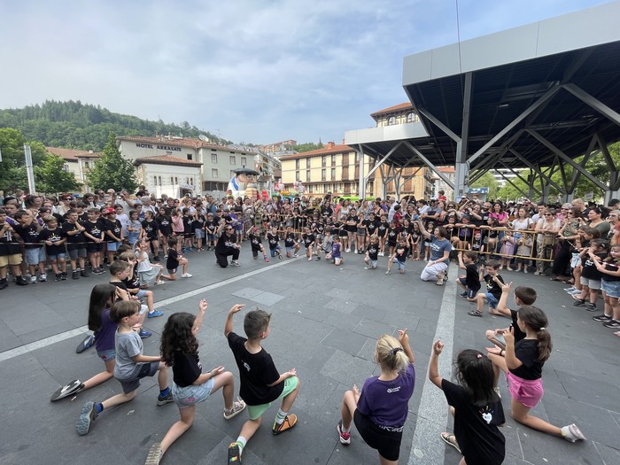 Arizmendi Ikastolako Lagunen Taldea aurkeztuko dute eguaztenean, Gaztelupen