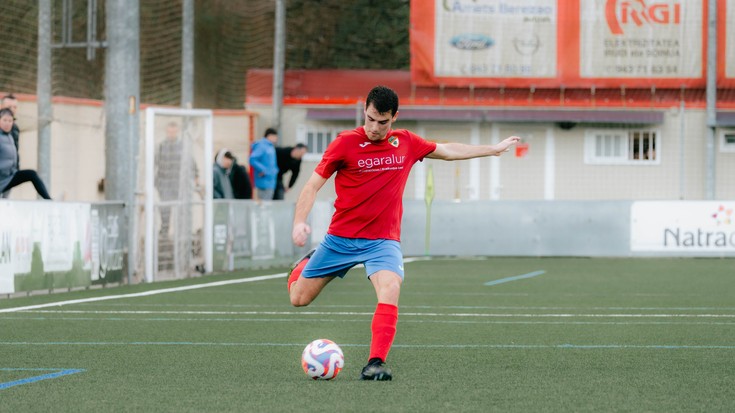 Sailkapenean atzetik datozenekiko aldea txikitu egin da