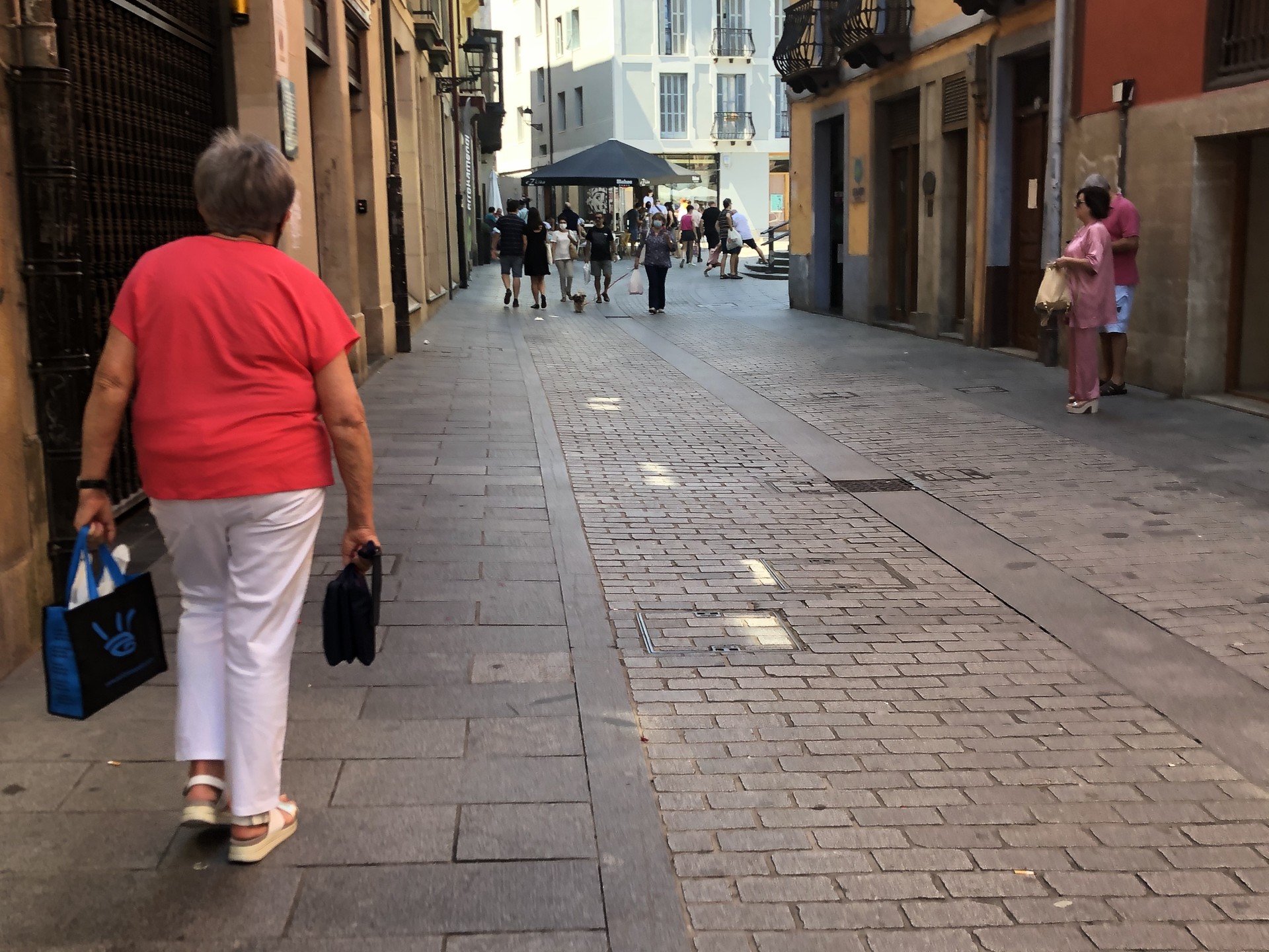 1.668 positibo, atzo, Hego Euskal Herrian