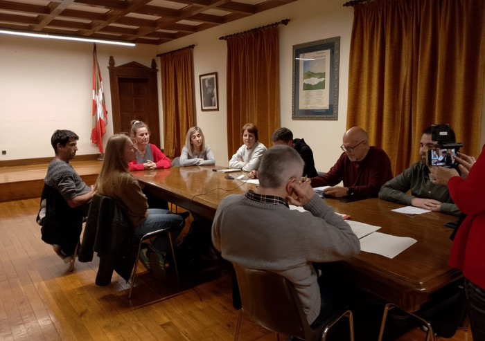 Soldata igoerak eta zorra kitatzeko 100.000 euroko kreditu-aldaketa onartu ditu udalbatzak