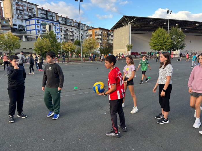 Boleibol eta kirol egokituko topaketa larunbat honetan!