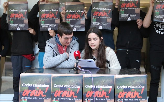 Arizmendi Ikastolak "greba eskubidea oztopatzen" duela salatzeko mobilizazio nazionala egingo dute 