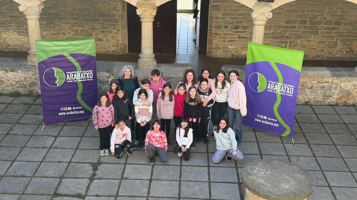 Arabako haur abesbatzen egunean parte hartuko du domekan Papargorri taldeak