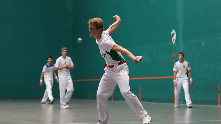 Pilota partidu biziak San Migel Txapelketako final laurdenetan