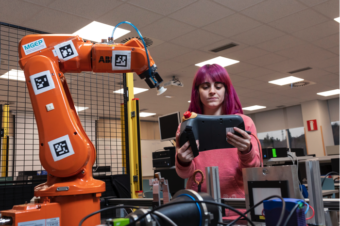 'Processing & Separating' prozesu industrial bat garatu dute Automatizazio eta Robotika Industrialeko bigarren mailako ikasleek