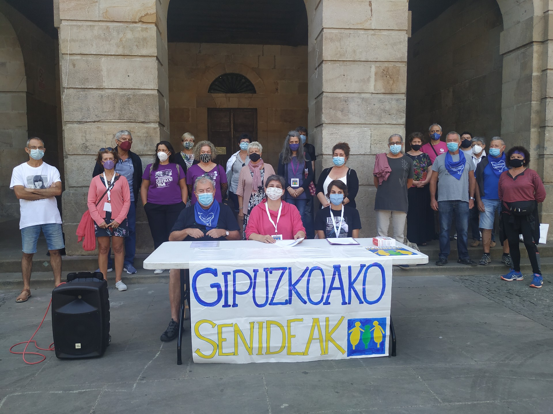 Egoitzen lan-gatazkarentzat konponbide "eraginkorra" eskatu du Gipuzkoako Senideak elkarteak