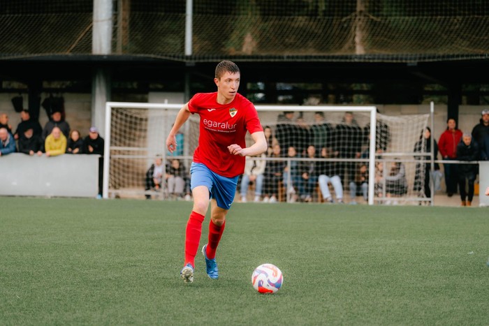 Kolore gorriko partidua izan da