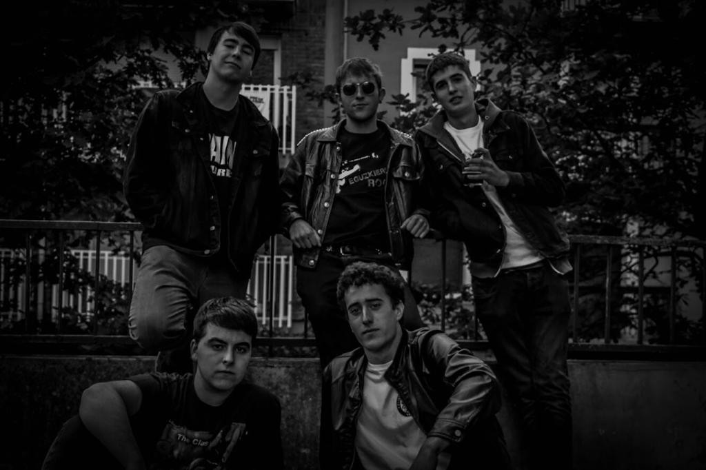 Los Clayton zapatuan bigarrenez gaztetxean