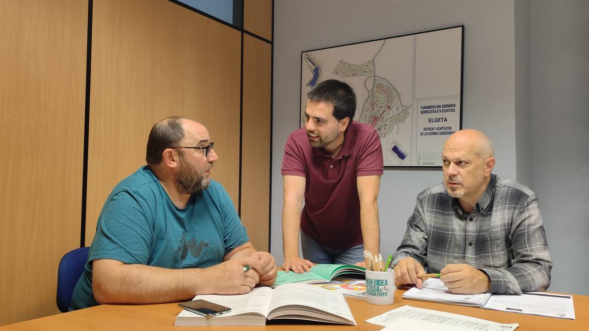 Elgetako jeltzaleek udal aurrekonturako proposamenak aurkeztu dituzte