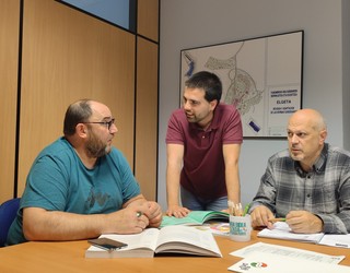 Elgetako jeltzaleek udal aurrekonturako proposamenak aurkeztu dituzte