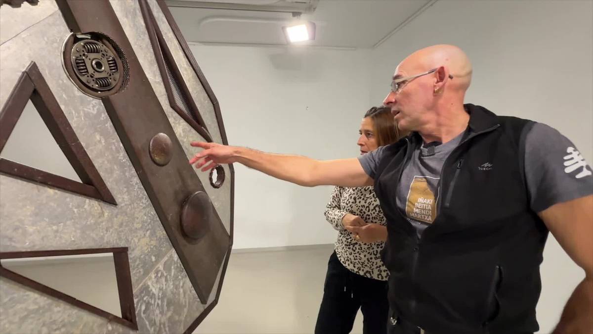 Birziklatutako gauzekin egindako artelanak ikusgai Oñatin