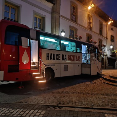 Odola emateko autobusa