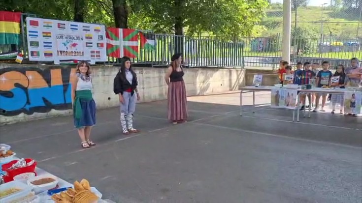 'Gure herrialdeen festa' ospatu dugu ikastetxeko kideok