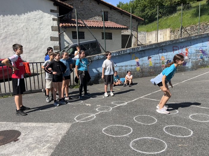 Jolas Hezi topaketak antolatu ditu Leintz Eskola Kirolak